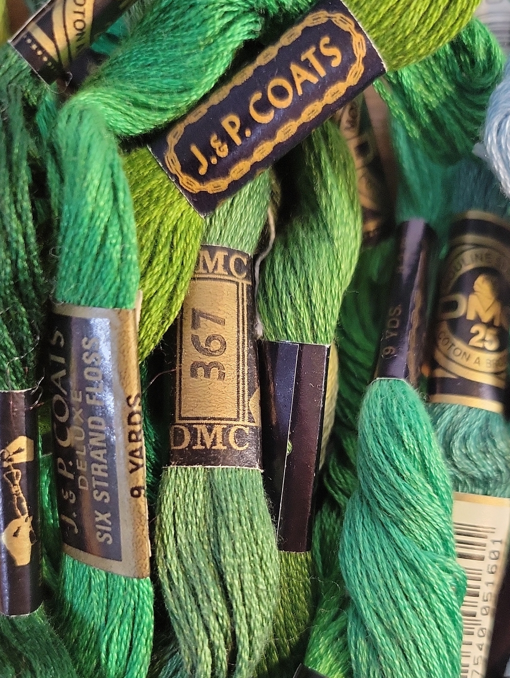 Lot 200 Skeins DMC, Prism, J&P Coats Embroidery Floss Assorted Colors Cotton - Picture 3 of 10